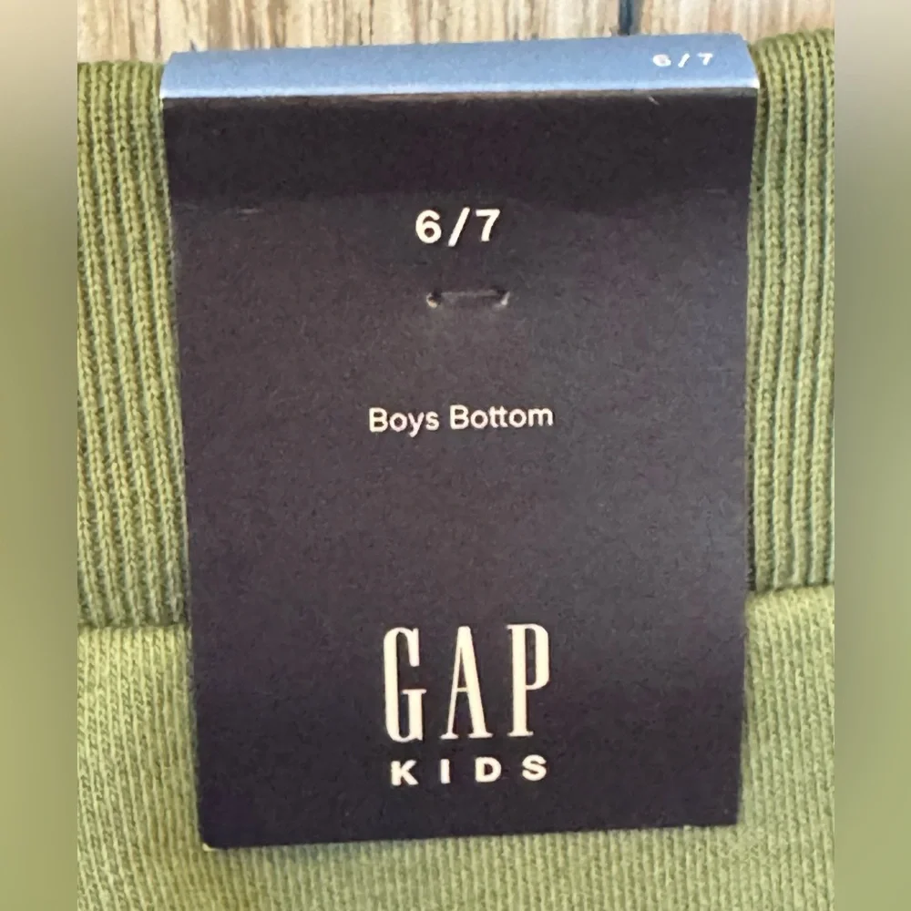 GAP Kids Green Jogger Pants sz 6/7 NWT